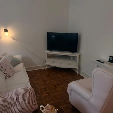 דירה Quiet Renovated House In Center *