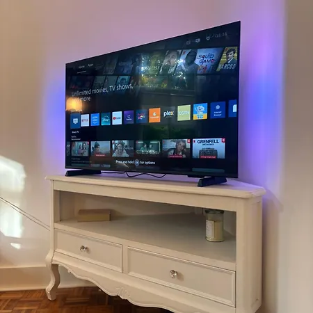 Quiet Renovated House In Center *