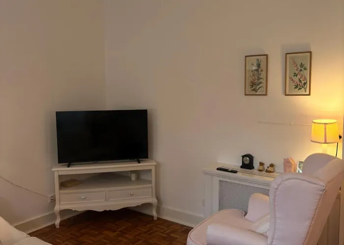 Quiet Renovated House In Center *